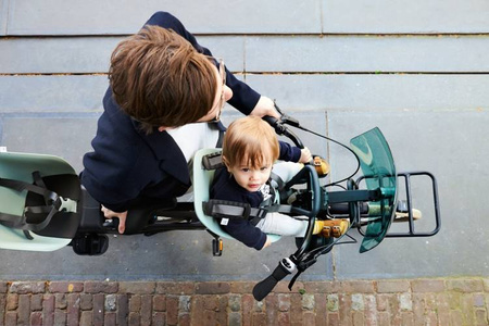 URBAN IKI PRZEDNI FOTELIK kolor WHITE/BLACK